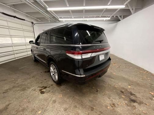 2024 Lincoln Navigator Premiere