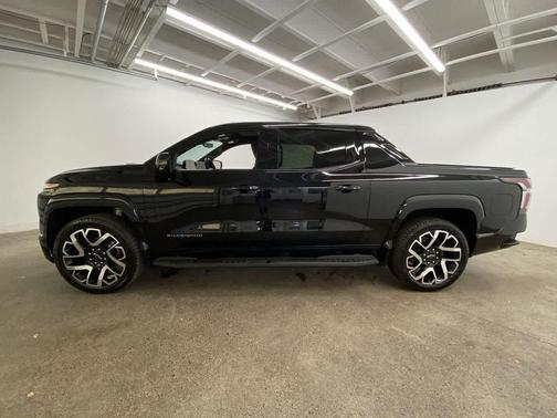 2024 Chevrolet Silverado EV First-Edition RST 4WD