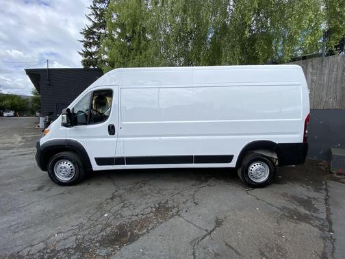 Bright White Clearcoat 2026 RAM ProMaster 2500 Tradesman