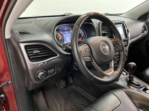 2019 Jeep Cherokee Overland