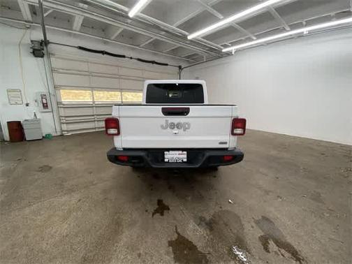 2022 Jeep Gladiator Overland