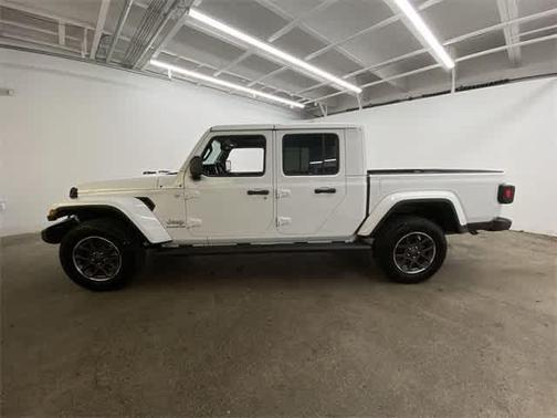 2022 Jeep Gladiator Overland