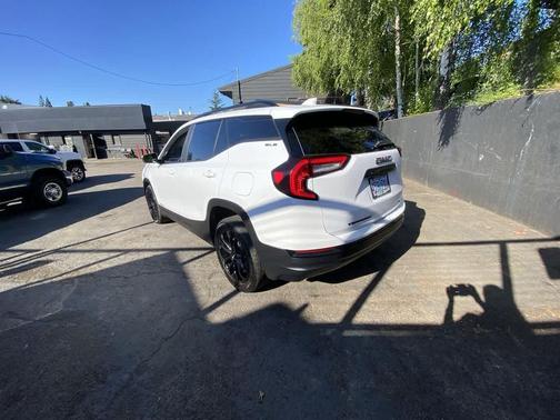 Summit White 2022 GMC Terrain SLE