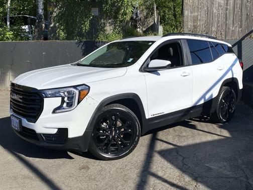 Summit White 2022 GMC Terrain SLE