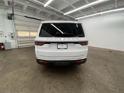 2022 Jeep Wagoneer Series III 4x4