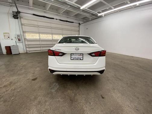 2025 Nissan Altima SV FWD