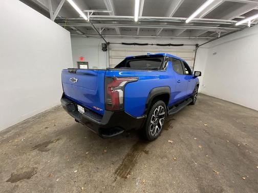 2025 Chevrolet Silverado EV RST