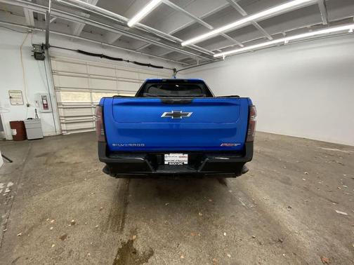 2025 Chevrolet Silverado EV RST