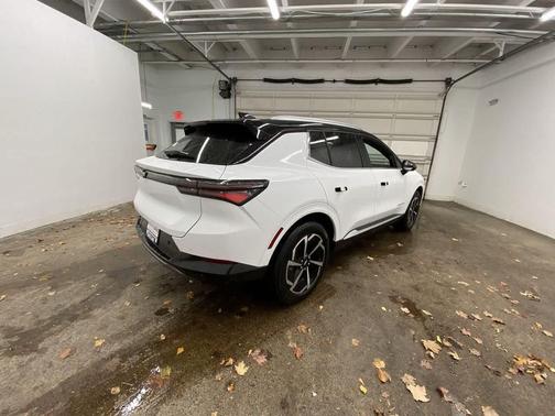 2025 Chevrolet Equinox EV LT