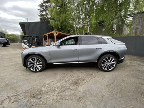 Argent Silver Metallic 2024 Cadillac LYRIQ Luxury
