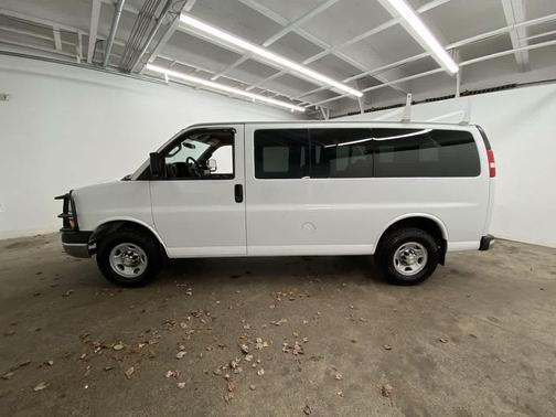 2017 Chevrolet Express 2500 LT