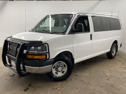 2017 Chevrolet Express 2500 LT