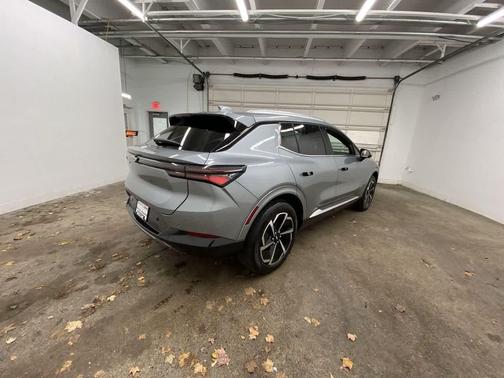 2025 Chevrolet Equinox EV LT