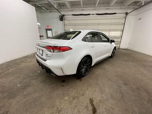 2024 Toyota Corolla Hybrid SE