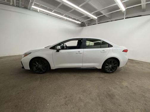 2024 Toyota Corolla Hybrid SE