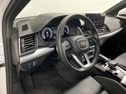 2025 Audi Q5 45 S line Premium