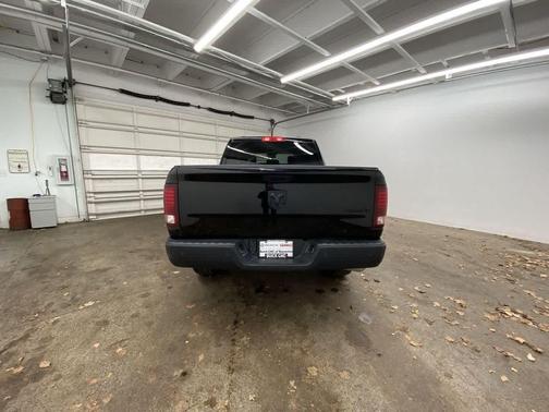 2024 RAM 1500 Classic Warlock Crew Cab 4x4 5'7' Box