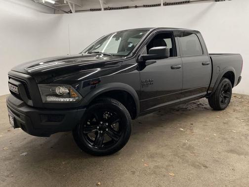 2024 RAM 1500 Classic Warlock Crew Cab 4x4 5'7' Box
