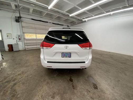 2012 Toyota Sienna LE