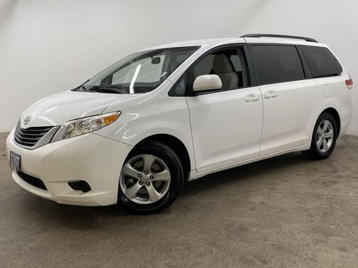 2012 Toyota Sienna LE