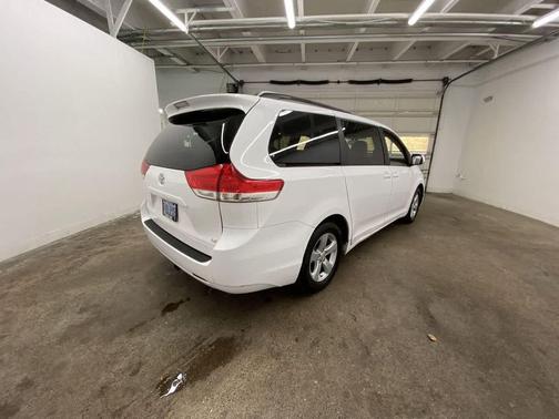2012 Toyota Sienna LE