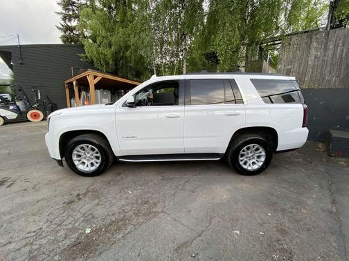 Summit White 2019 GMC Yukon SLT