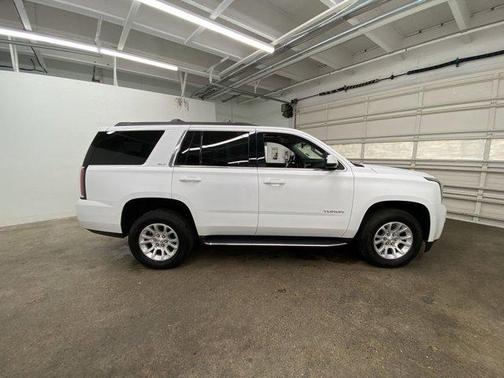 Summit White 2019 GMC Yukon SLT