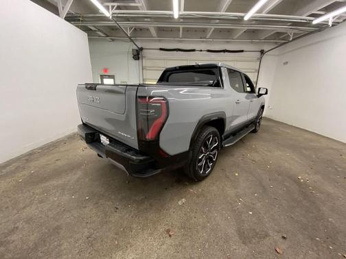 2024 GMC Sierra EV Denali Edition 1