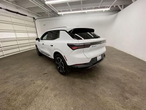 Summit White 2025 Chevrolet Equinox EV LT