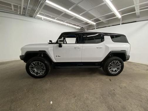 Interstellar White 2024 GMC HUMMER EV SUV 3X