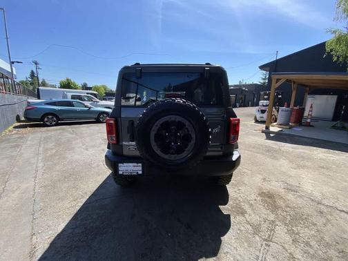CARBONIZED GRAY METALLIC 2022 Ford Bronco Base