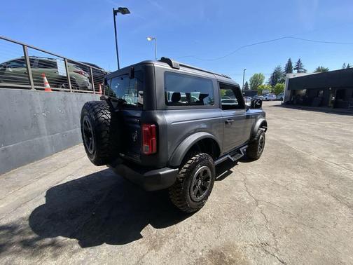 CARBONIZED GRAY METALLIC 2022 Ford Bronco Base
