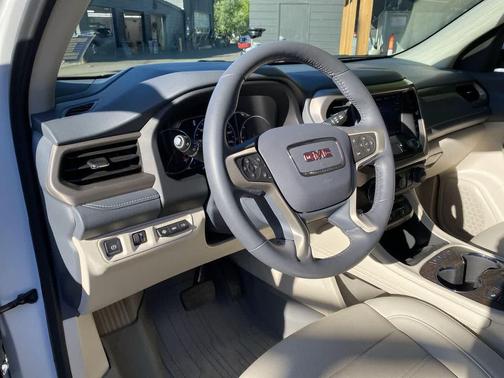 White Frost Tricoat 2022 GMC Acadia Denali