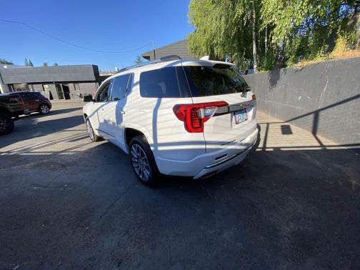 White Frost Tricoat 2022 GMC Acadia Denali