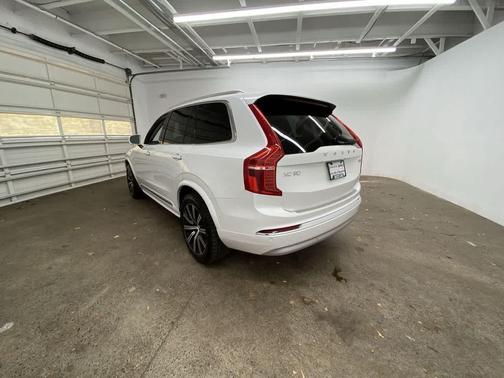 2022 Volvo XC90 T6 Inscription