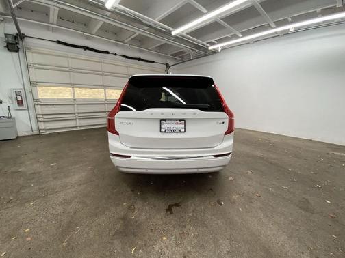 2022 Volvo XC90 T6 Inscription
