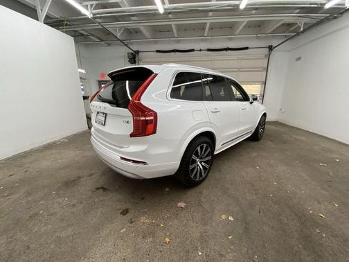 2022 Volvo XC90 T6 Inscription