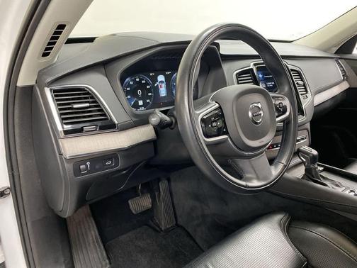 2022 Volvo XC90 T6 Inscription