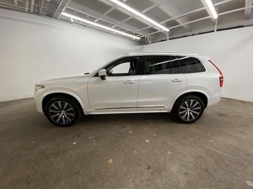 2022 Volvo XC90 T6 Inscription