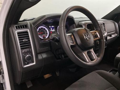 2024 RAM 1500 Classic Warlock Crew Cab 4x4 5'7' Box