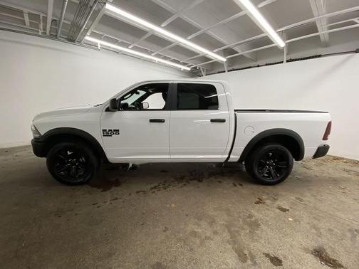 2024 RAM 1500 Classic Warlock Crew Cab 4x4 5'7' Box