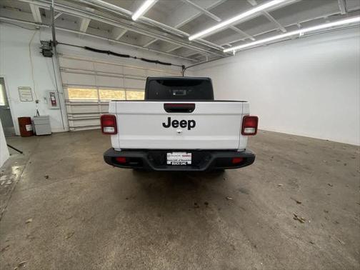 2022 Jeep Gladiator Sport S