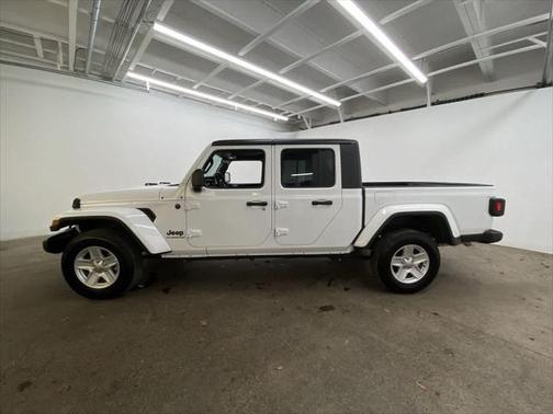 2022 Jeep Gladiator Sport S