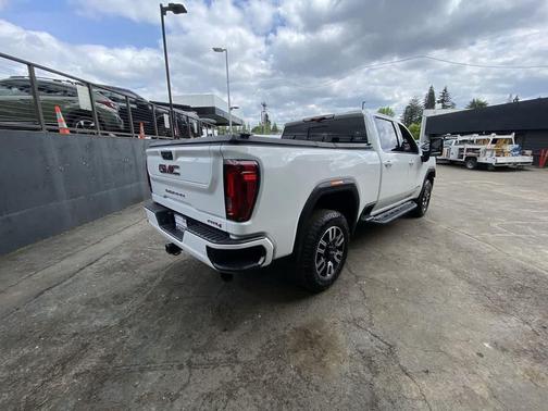 Summit White 2021 GMC Sierra 2500 AT4