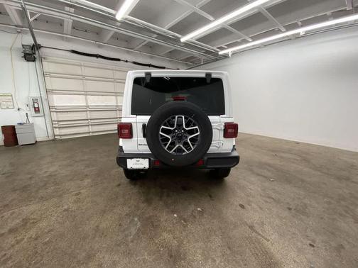 Bright White Clearcoat 2025 Jeep Wrangler 4-Door Sahara 4x4