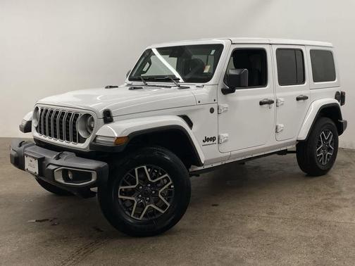 Bright White Clearcoat 2025 Jeep Wrangler 4-Door Sahara 4x4