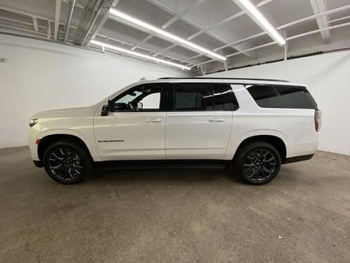 2024 Chevrolet Suburban RST