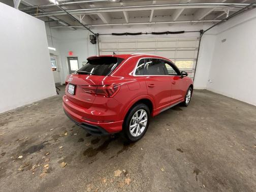 2024 Audi Q3 Premium 45 TFSI S line quattro Tiptronic