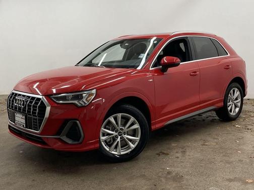 2024 Audi Q3 Premium 45 TFSI S line quattro Tiptronic