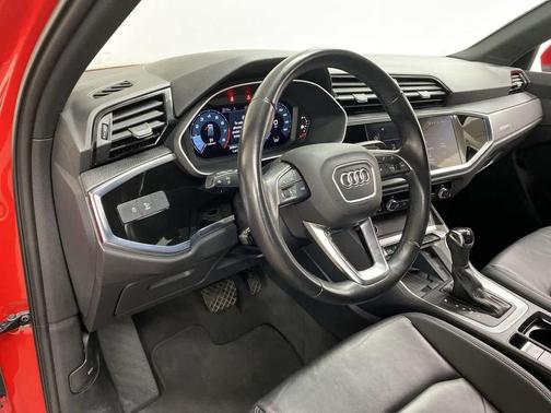 2024 Audi Q3 Premium 45 TFSI S line quattro Tiptronic